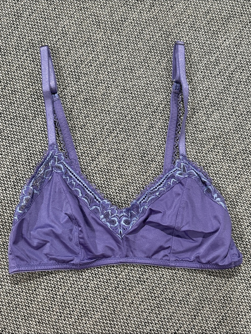 •AUDEN• Bralette!